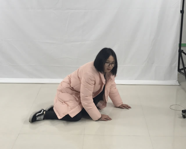 中动1602班的胡丽艳同学表情很到位