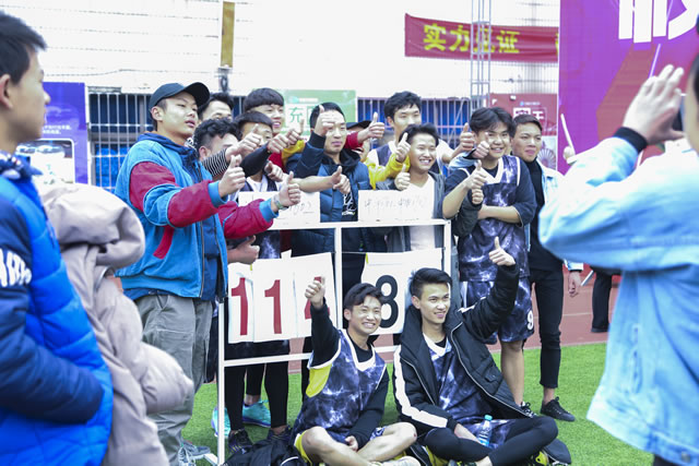 ��ʮ�조�»�����У԰���������ܾ���ͼƬչ